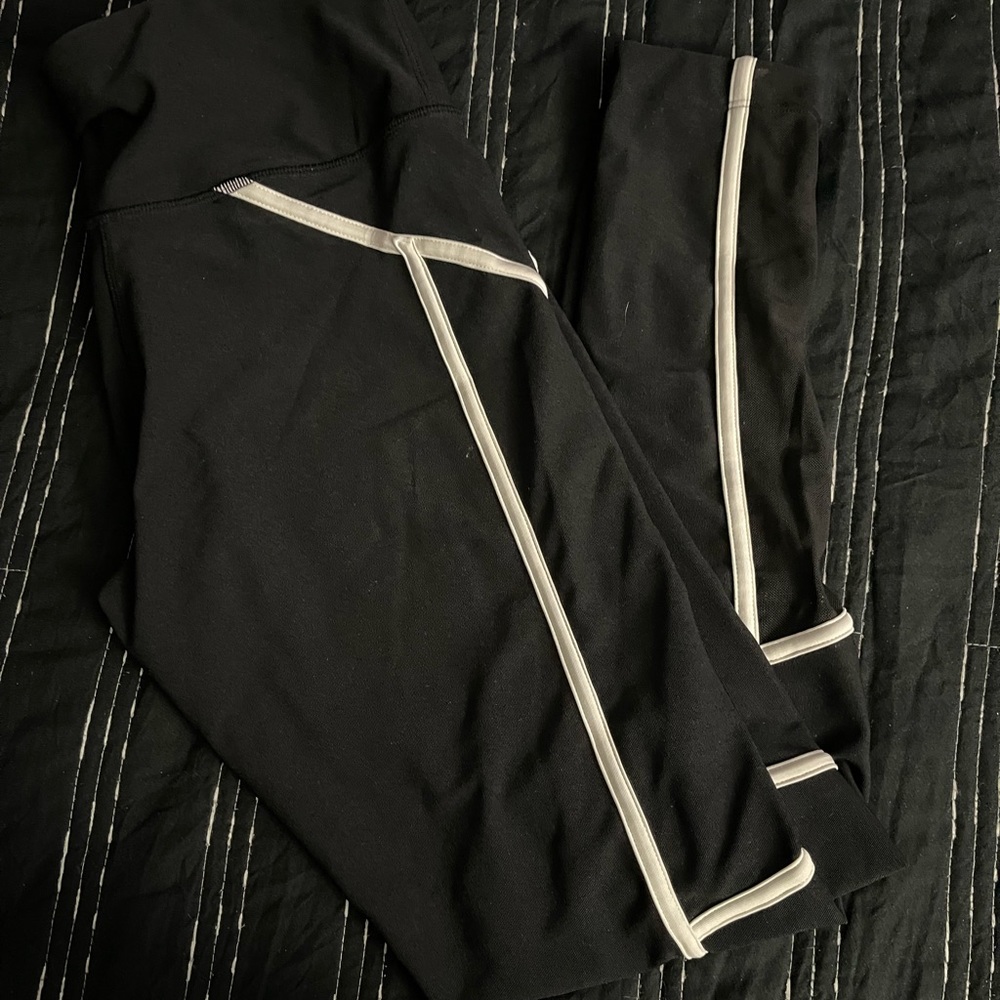 Brand new Leggings! Cool design. Comfy. Stretchy. Great for workout!